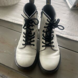 Dr. Martens Kids Boots in White and Black